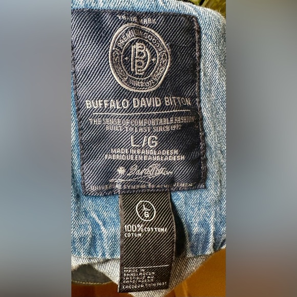 BUFFALO DAVD BITTON Blue Distressed Denim Button Down Shirt Jacket Men’s Large - Picture 3 of 9